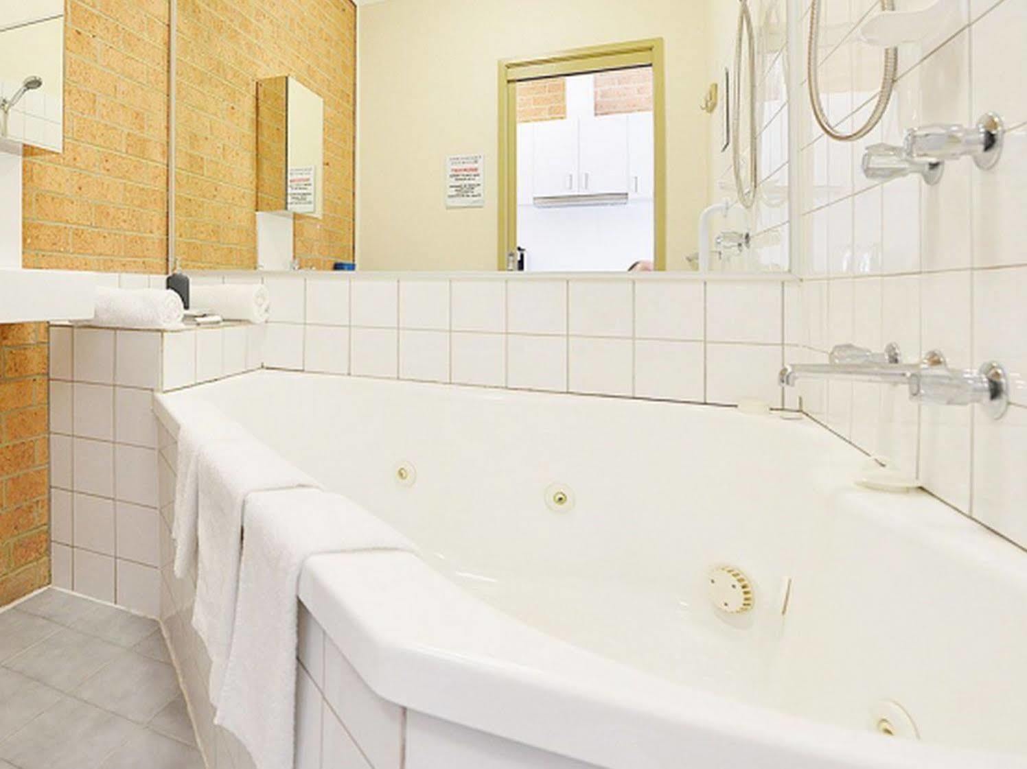 Cranbourne Motor Inn Ngoại thất bức ảnh
